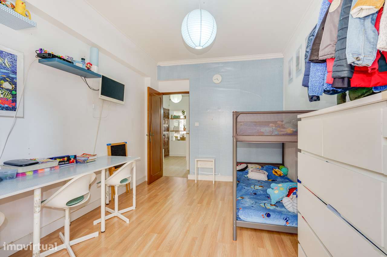APARTAMENTO T3 | REMODELADO | TERRAÇO 100M2 | MEM MARTINS |  ELEVADOR-22
