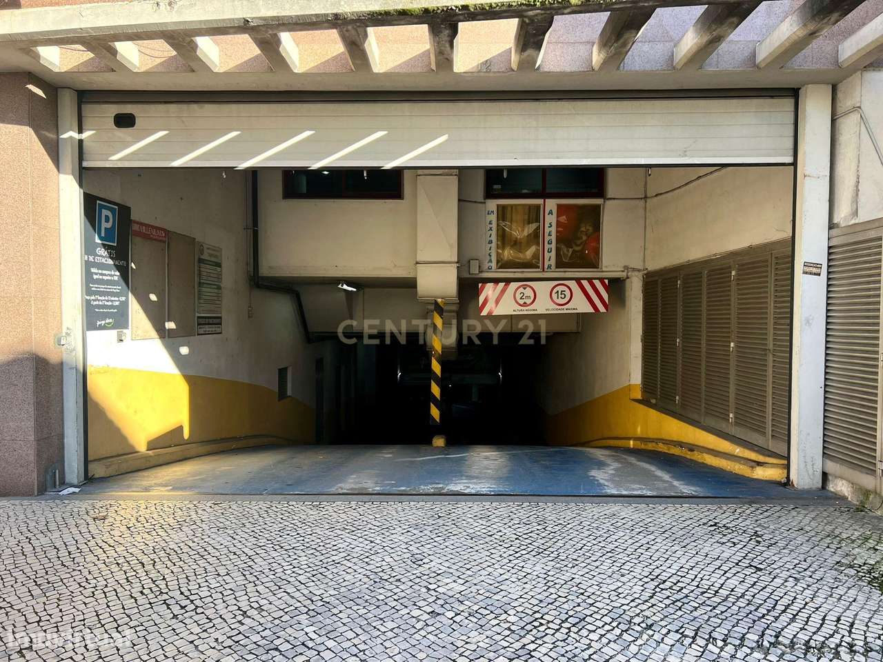 Excelente negocio parque de estacionamento com 192 lugares e 32 arrumo - Grande imagem: 2/23