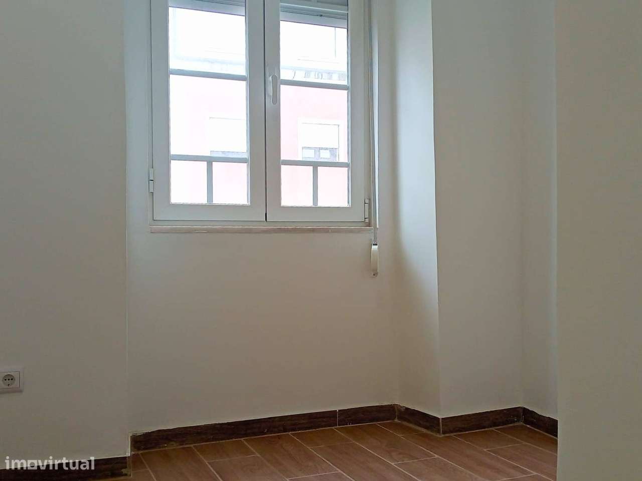 Prédio de 2 Pisos no Centro de Santarém - Grande imagem: 5/11