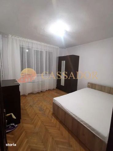 Apartament 3 camere, decomandat, Alexandru Cel Bun, 420 euro
