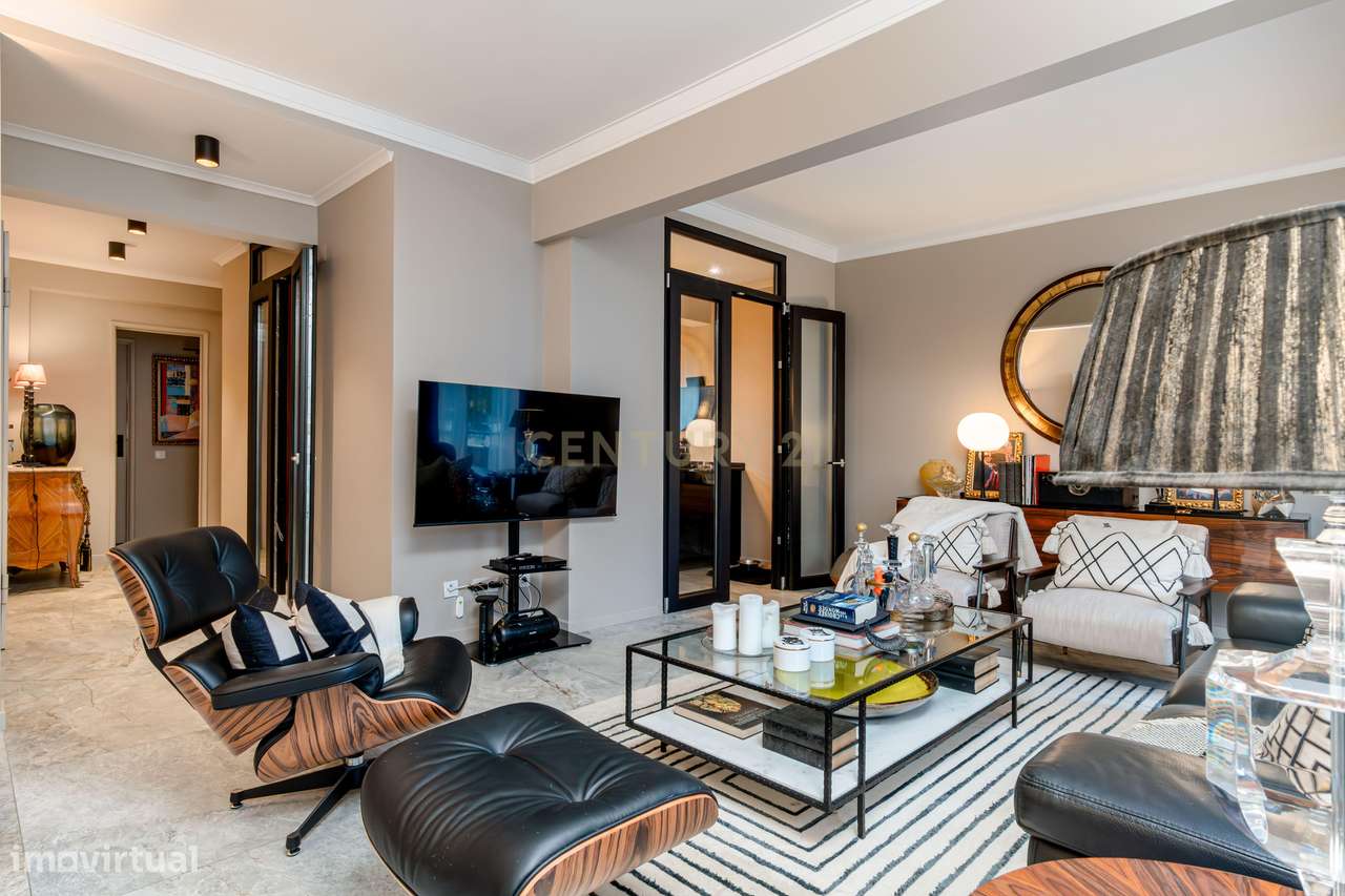 Apartamento de Excelência com Vista Parque – Localização Premium no Ce-9