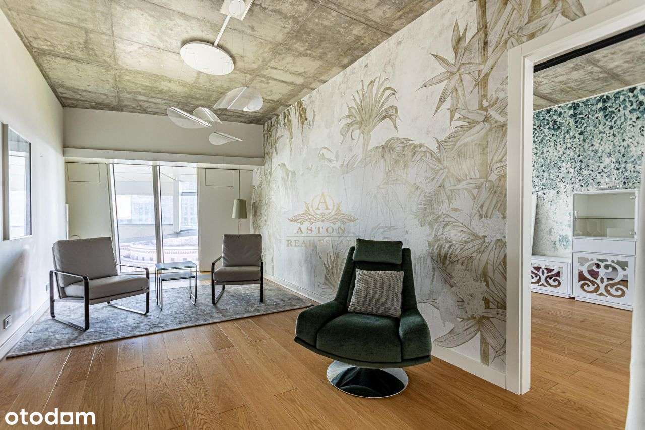 Spacious 5 room 227 sqm apartment on Złota 44-6