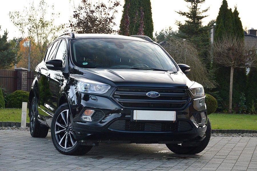 Ford Kuga II 1.5 EcoBoost 2x4 Black & Silver 2018