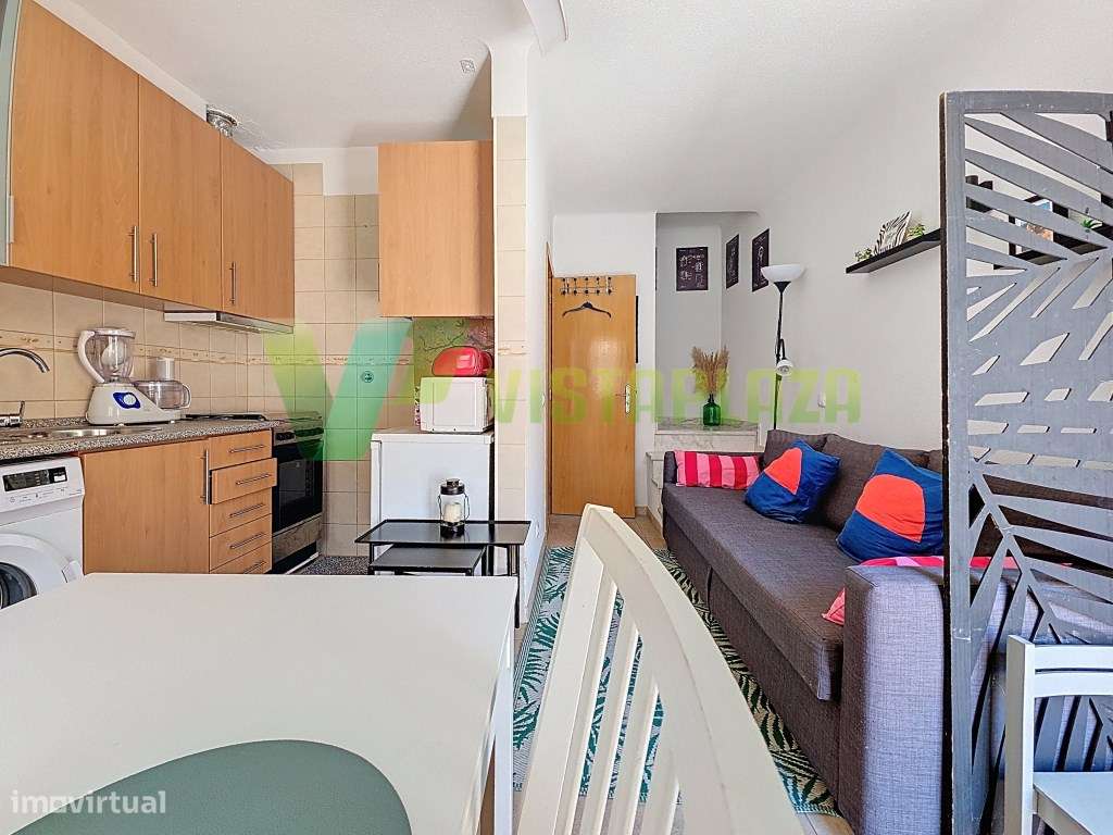 Moradia em Excelente Estado com Terraço no Centro de Estômbar - Grande imagem: 4/25