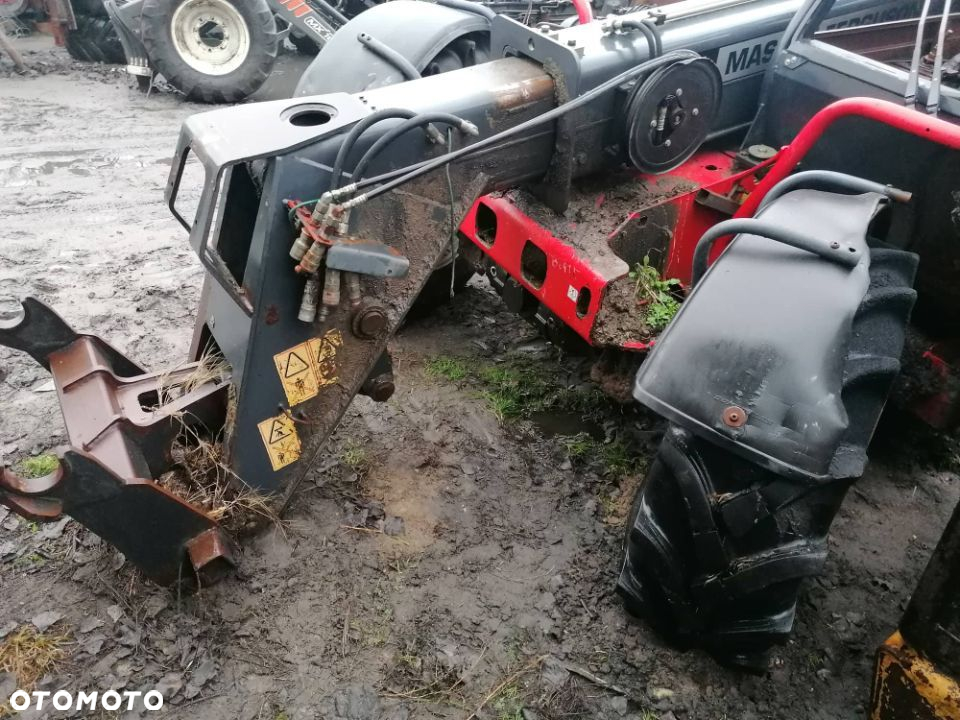 Siłownik poziomowania Massey Ferguson 8937 - 3