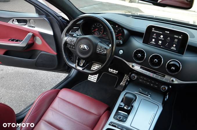 Kia Stinger 3.3 T-GDI V6 GT AWD - 13