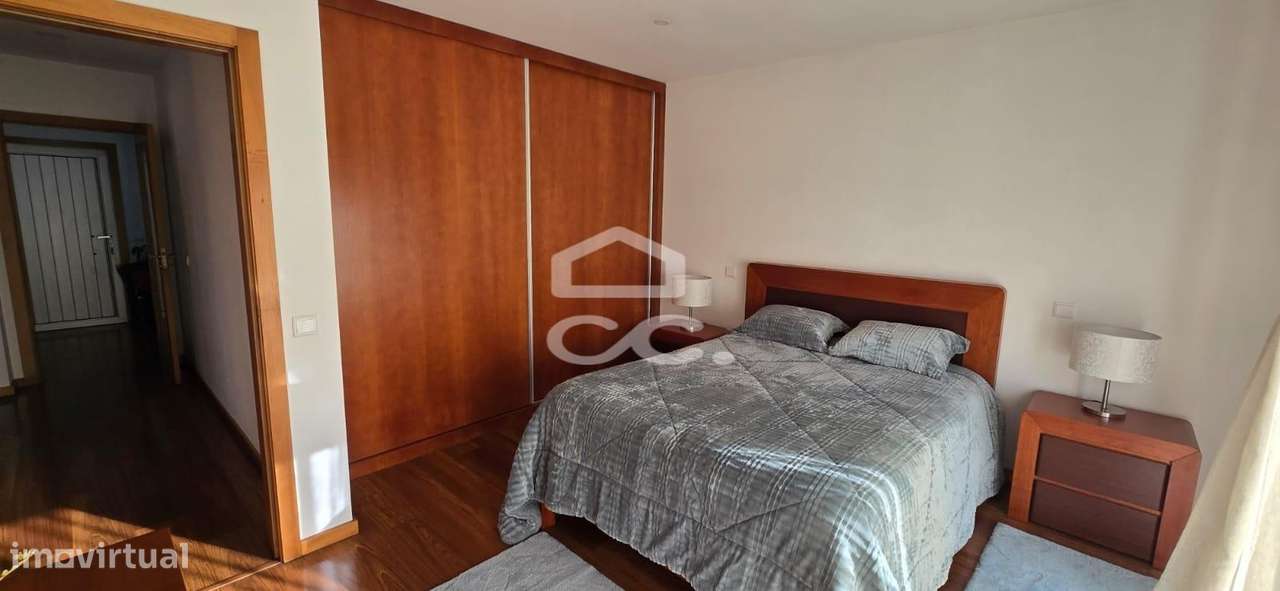 Moradia em Banda Restaurada T2+1 em Selho São Cristovão - Guimarães-17