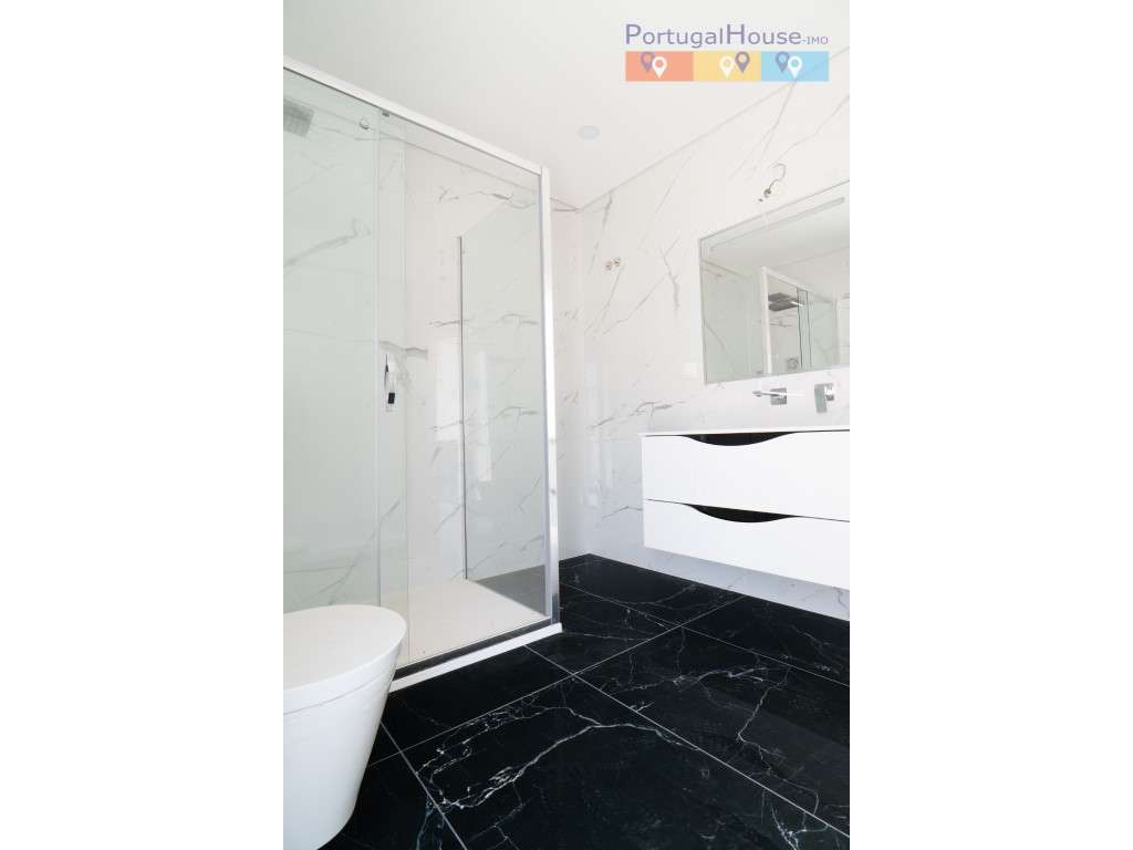 Moradia independente de arquitetura moderna e espetacular com vista...-17