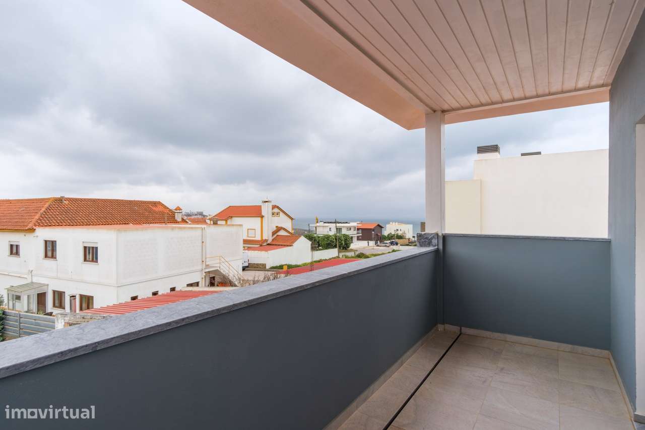 Moradia Isolada T3 com Vista Mar, Encarnação-24