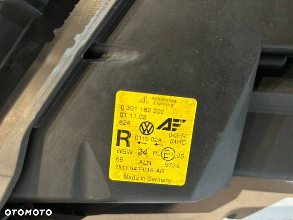 VW Sharan Lampa przednia H7 Prawa - 13845 - 6