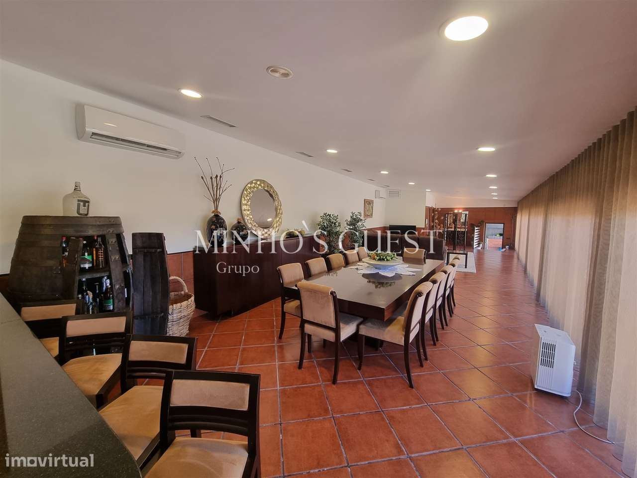 Moradia V4 de Luxo (650m2) Implantada em Terreno de 12500m2 - Souto, G-46