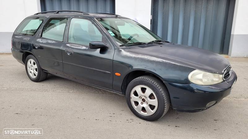 Ford Mondeo SW 1.8 TD GLX - 33