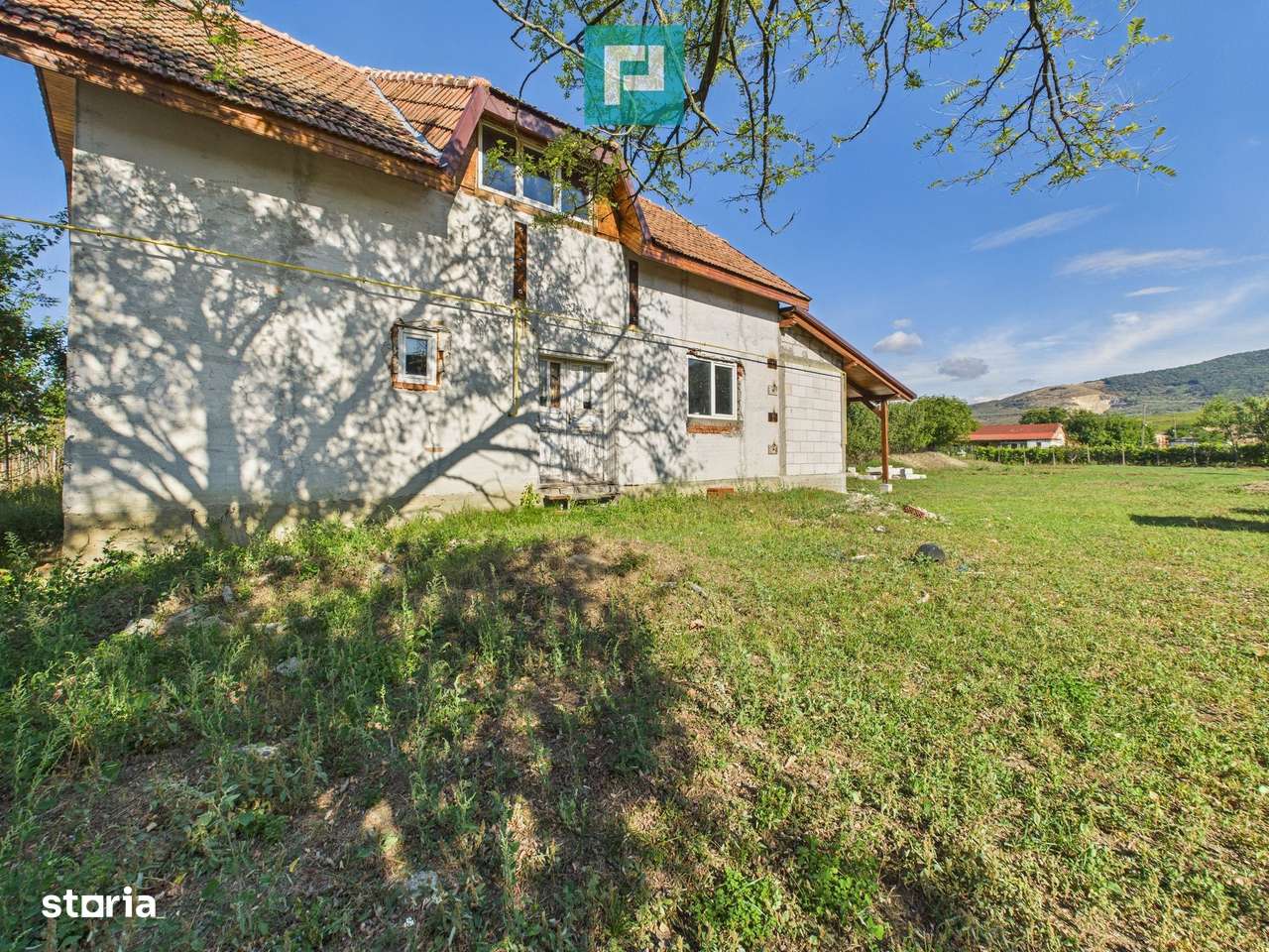 Casă cu panoramă spre dealurile Șiriei - Imagine principală: 2/17