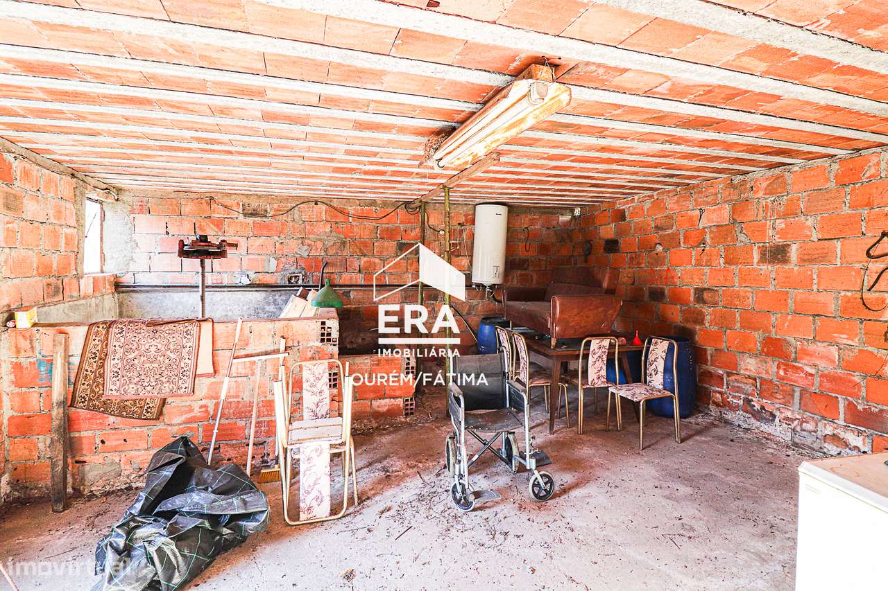 Moradia T3 implantada num terreno com 3.855m2 em Casal Domingos João-20