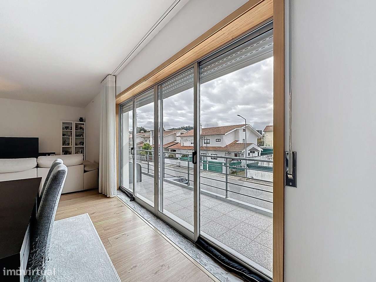 Apartamento T3 c/ 233m2 | Garagem 2 Carro | Enorme Varandas | Elevador-8