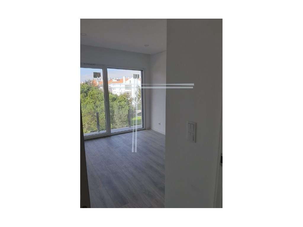 Apartamento T2, com parqueamento para 1 carro e arrecadação - Quint... - Grande imagem: 4/9