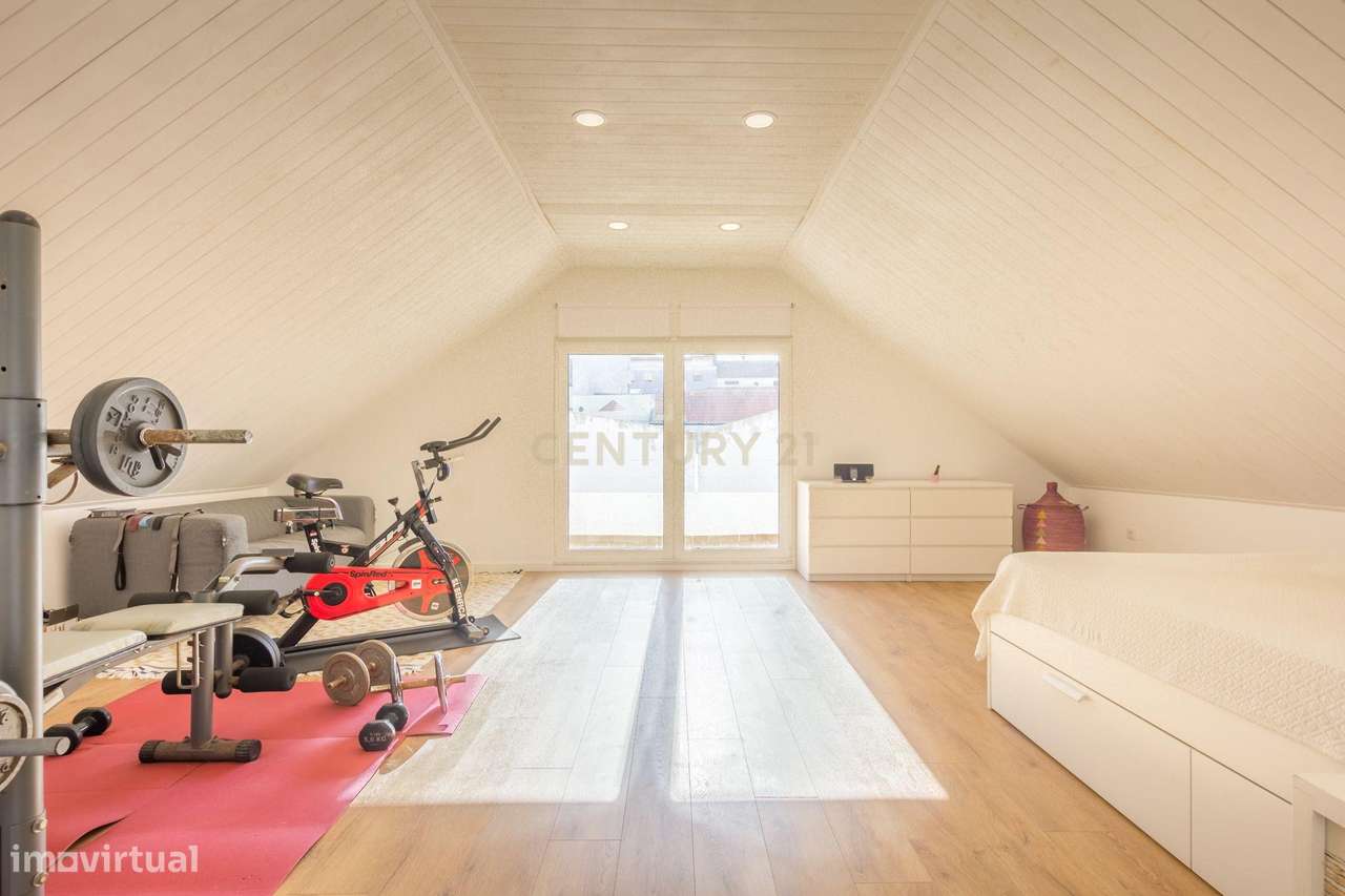 Moradia T3 no Centro da Costa de Caparica - Grande imagem: 4/27