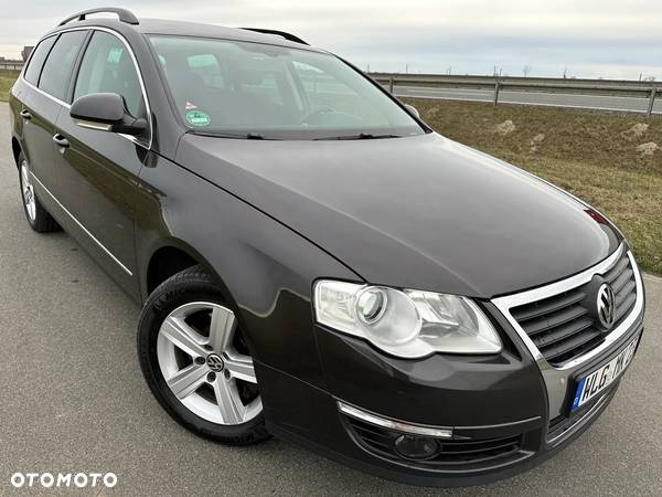 Volkswagen Passat - 4