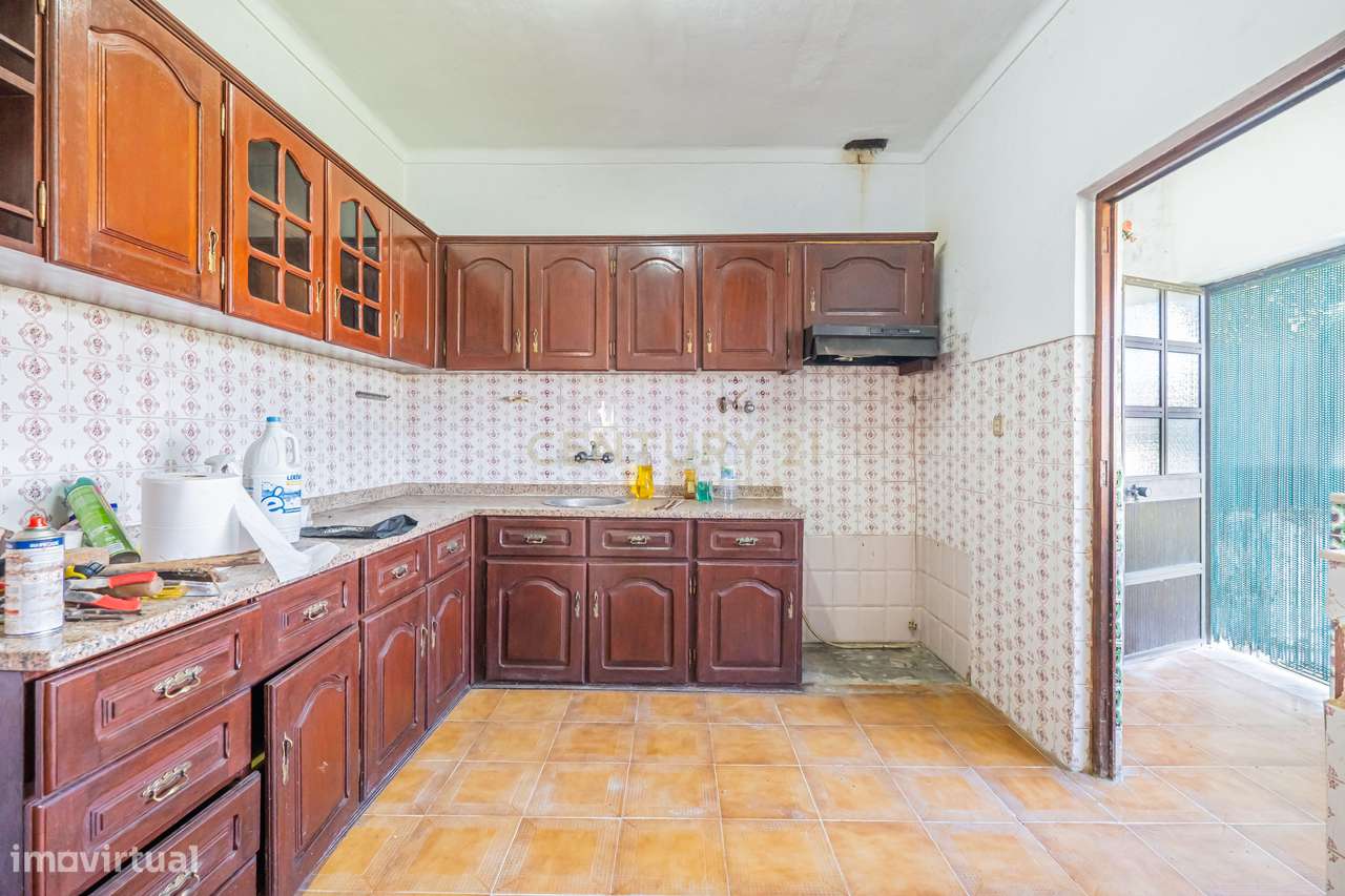 Moradia T3 com Quintal Amplo, Garagem e Anexo – Zona Tranquila da Moit-23