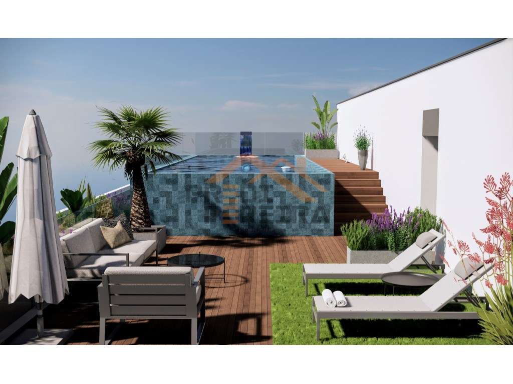 Apartamento T3, com varanda e parqueamento para duas viaturas, situ...-19