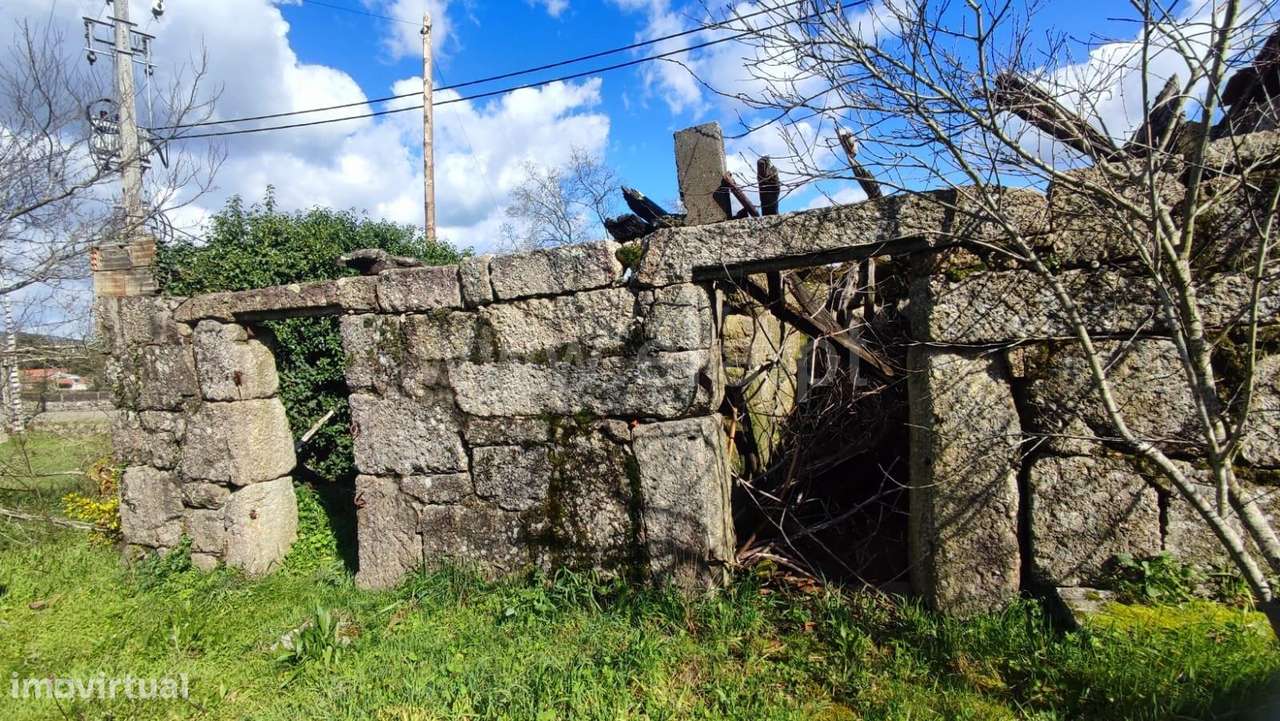 Terreno com ruína em Fonte Arcada, Penafiel - Grande imagem: 4/5