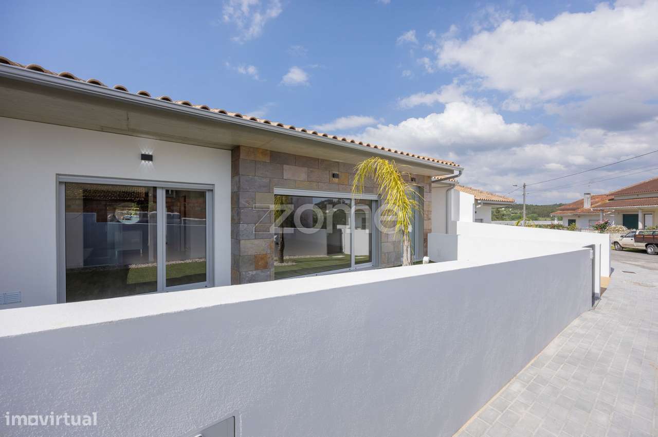 Moradia T3 Nova || Boavista || Leiria - Grande imagem: 3/46