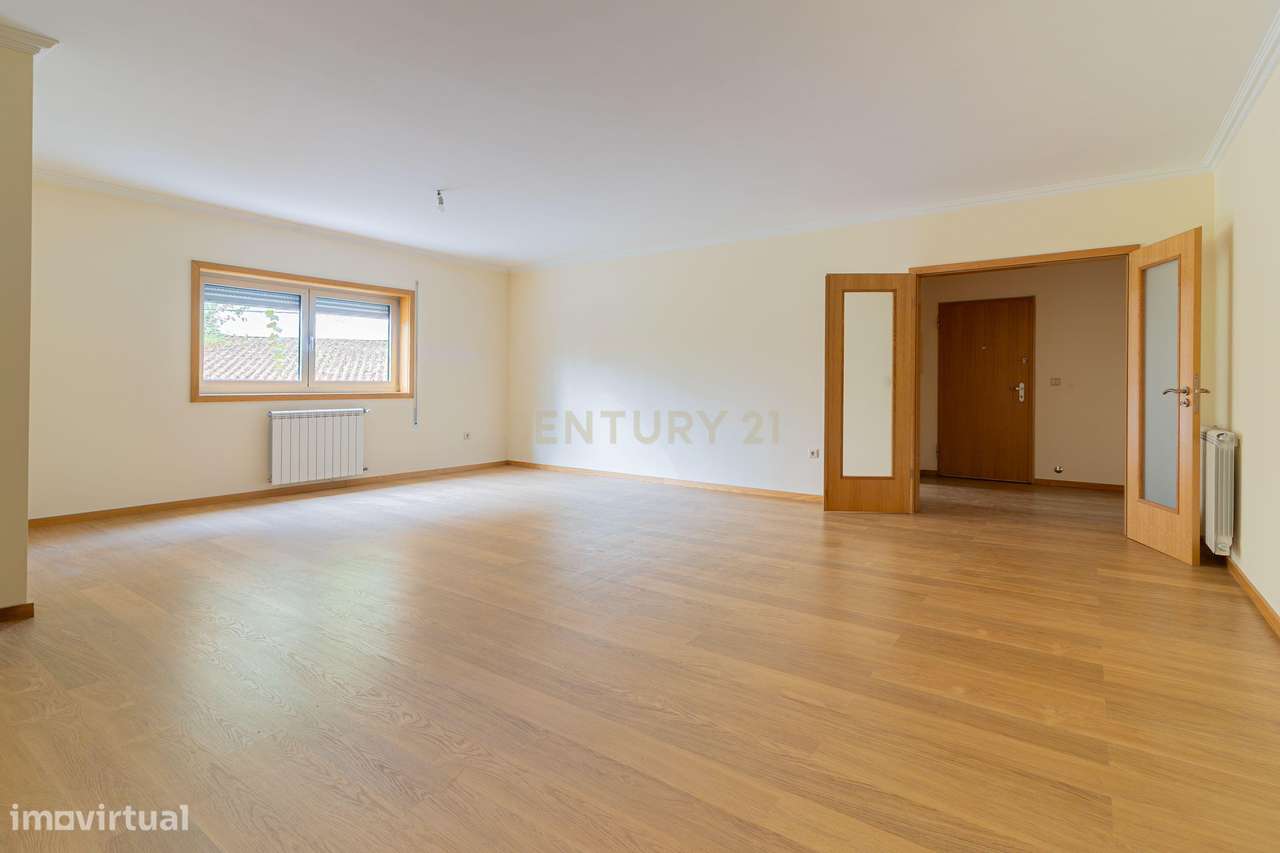 Moderno T3 no centro de  Bragança com garagem - Grande imagem: 3/26