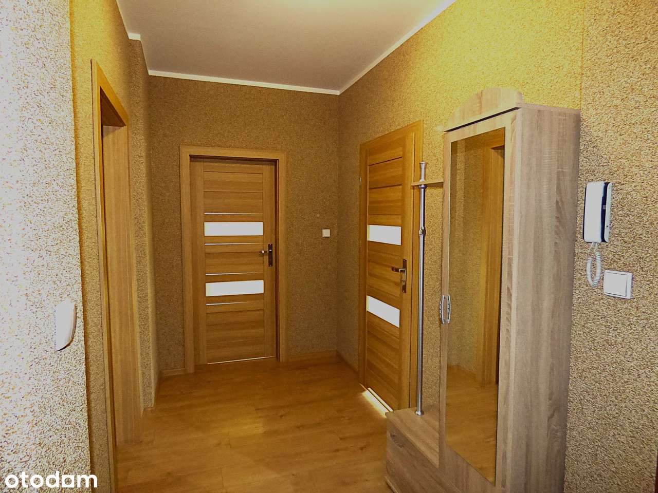 Trzy pokoje z garażem i ogródkiem w centrum of. 2518M NOWA CENA!-10