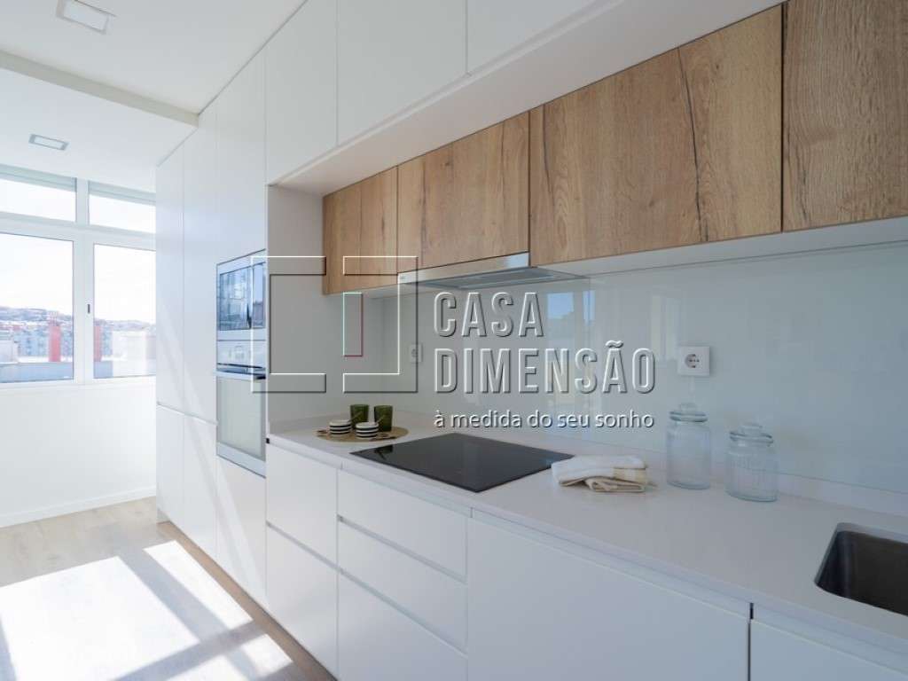 Apartamento T3 com Varanda em Benfica - Totalmente Mobilado e Pront...-27