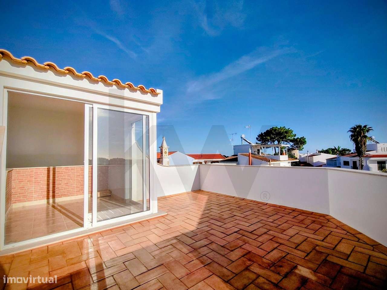 Moradia T4 Renovada em Pinheiros de Marim, Olhão-28