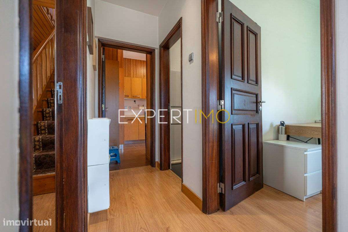 T3 Duplex com Terraço e Anexos | Centro de São Martinho do Bispo –...-10