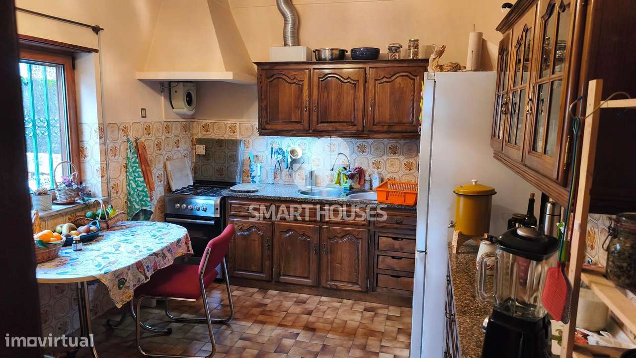 Moradia T3+1 em Avô c/ terreno-11