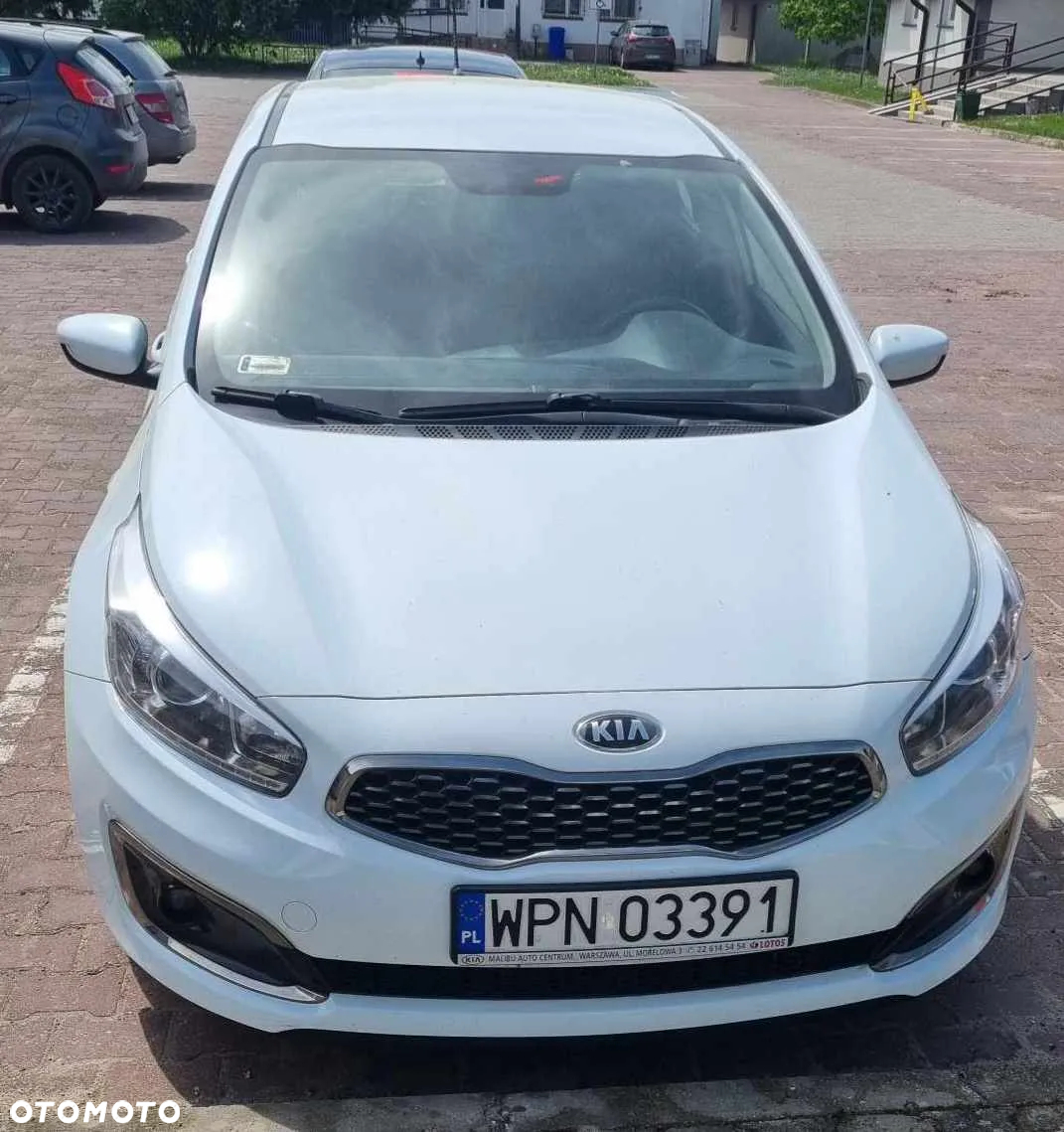 Kia Ceed - 8