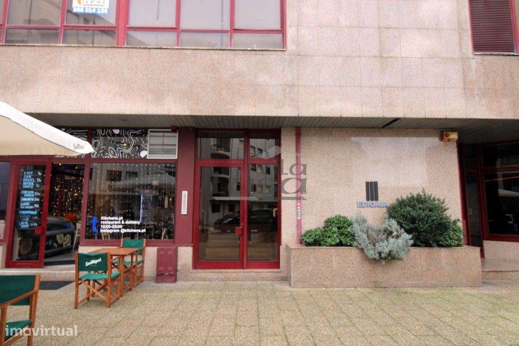 Escritório para Arrendamento | 1.º Piso | Localização Prime  Vila N... - Grande imagem: 2/15