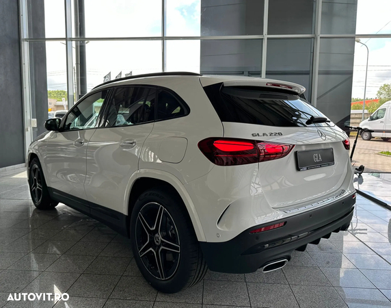 Mercedes-Benz GLA 220 4Matic 8G-DCT AMG Line Advanced Plus - 8