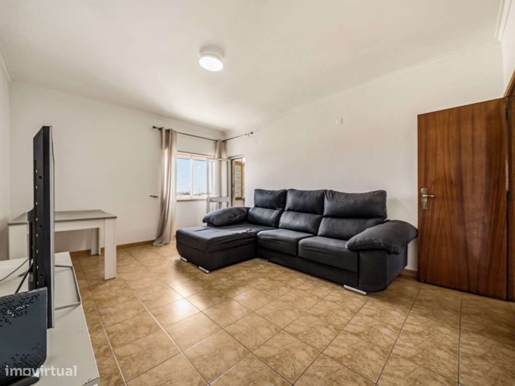 Apartamento T2 em Paio Pires-9