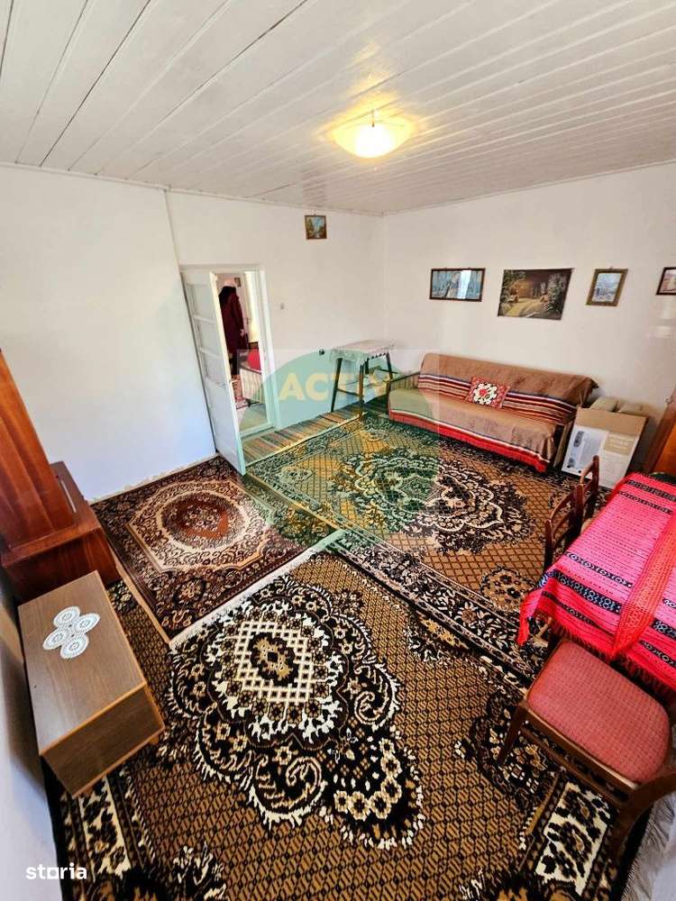 Casa de vanzare - Imagine principală: 4/10