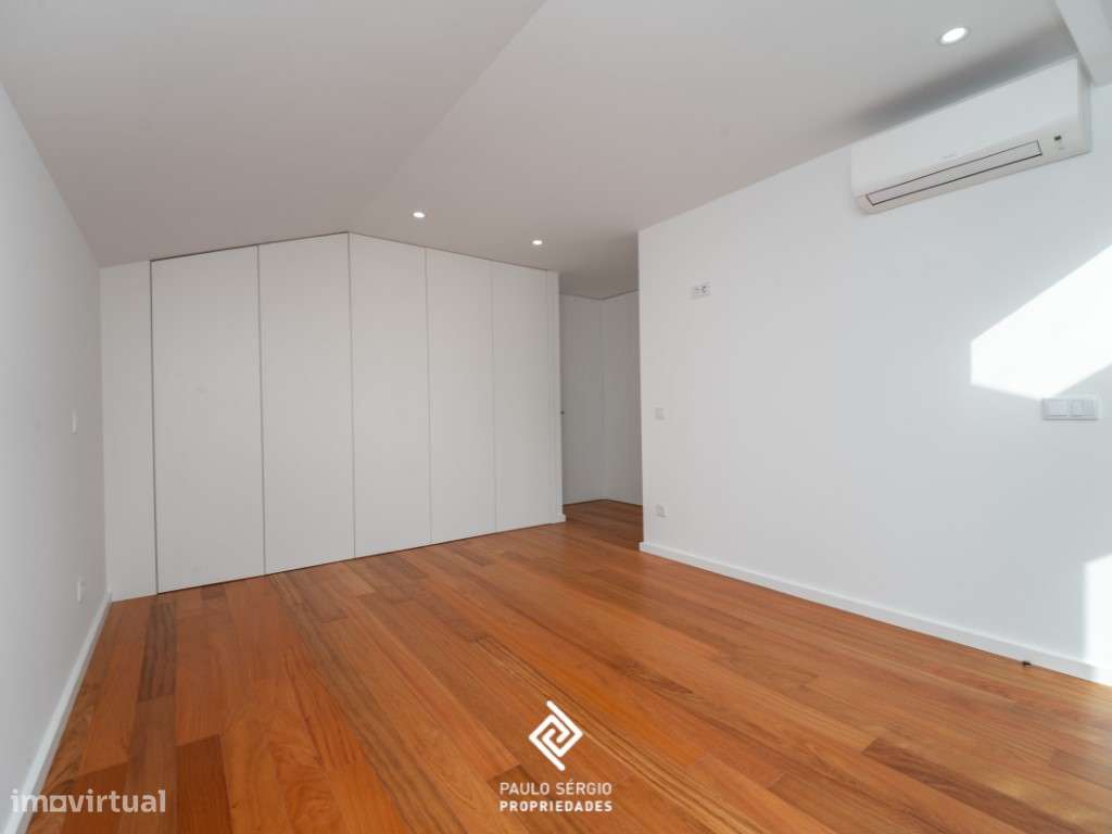 Apartamento T3 Duplex em Espinho-12