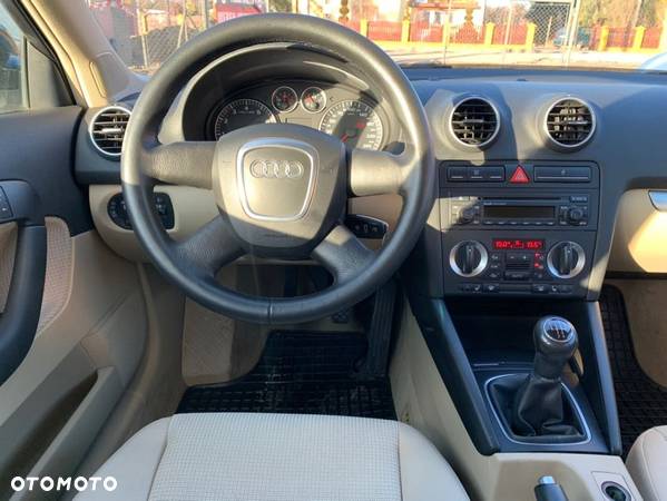 Audi A3 1.6 Attraction - 5