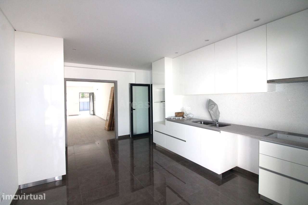 Moradia Unifamiliar Térrea, perto de Leiria - Grande imagem: 4/21