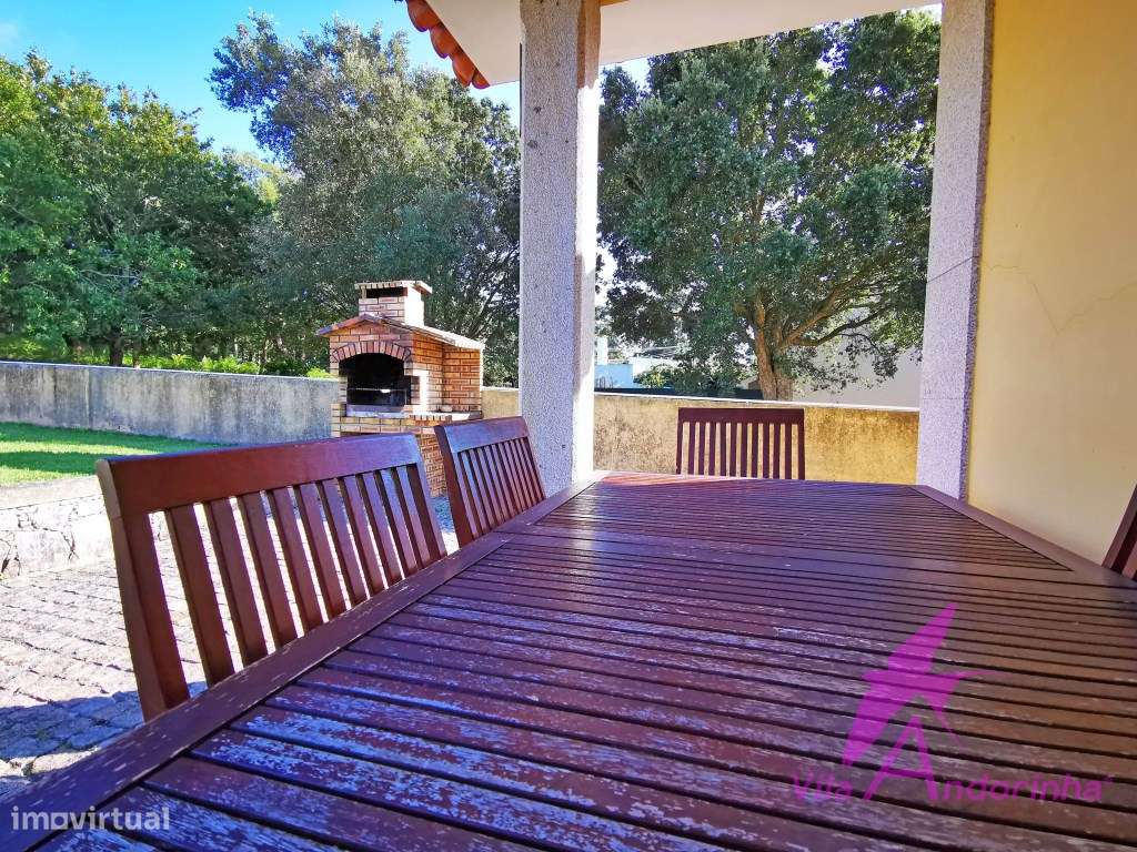 Moradia T4 Independente a 5 minutos da praia e do centro-37