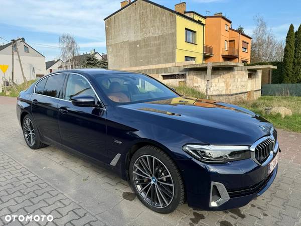 BMW Seria 5 530e Luxury Line sport - 16