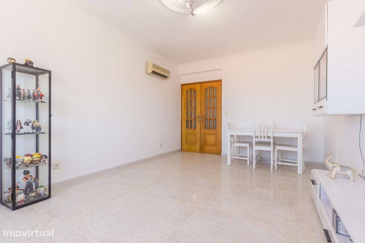 Apartamento T2 na Quinta do Conde-3