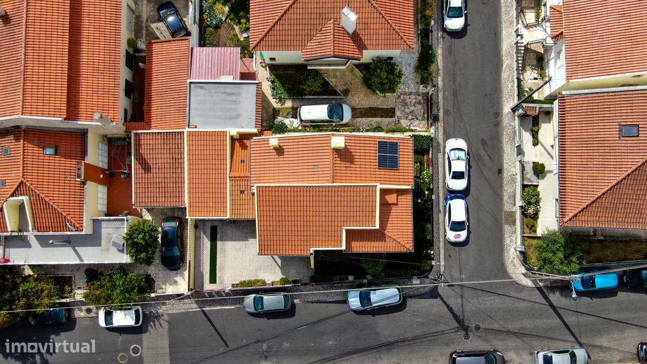 Moradia T3 | 212m2 | c/Jardim e Garagem | Odivelas-30