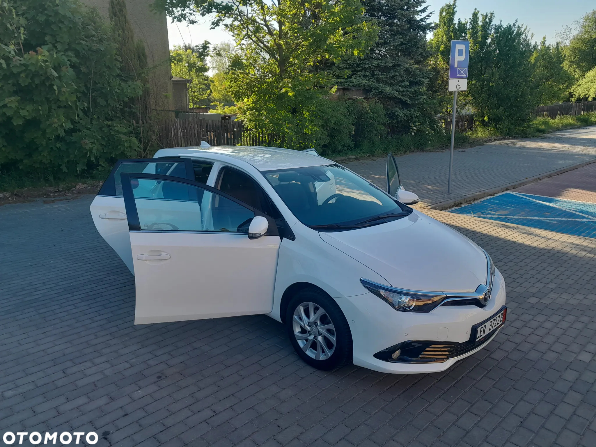 Toyota Auris 1.6 Premium - 12