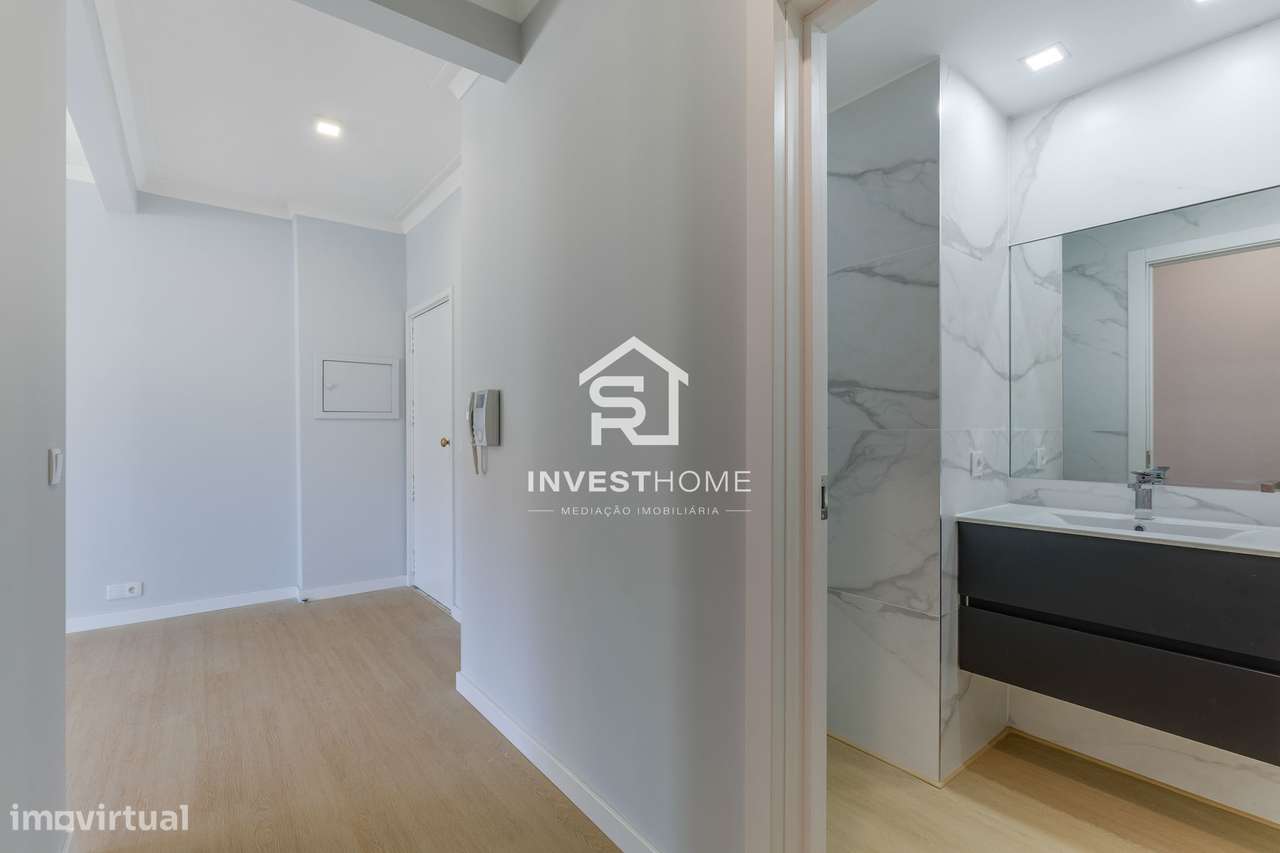 Apartamento T2+1 | Renovado | Boas Áreas | Varanda | 2 Lugares Garagem-19