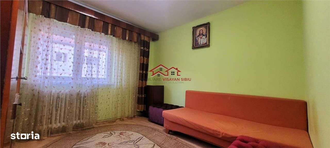 apartament 3 camere,str.Siretului,Sibiu,comision 0-8