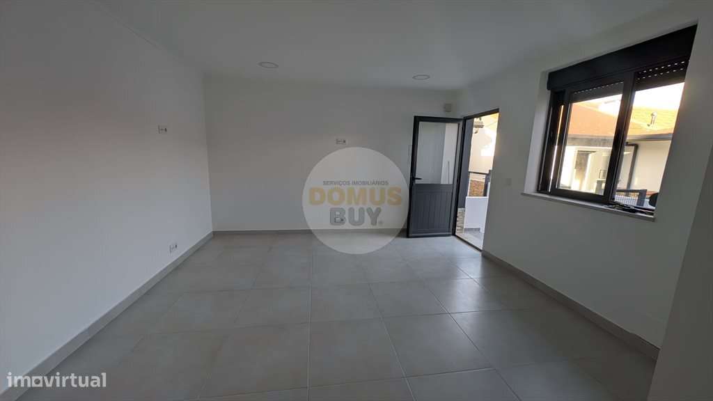 Moradia Térrea T2 + Anexo e Quintal - Baixa da Banheira-5