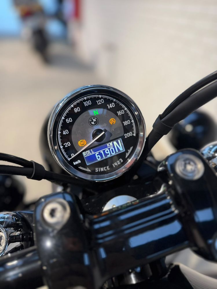 BMW R 18