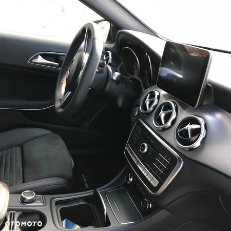 Mercedes-Benz GLA 220 d 4-Matic AMG Line - 2